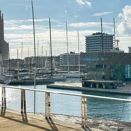 Close Barcelona - Badalona